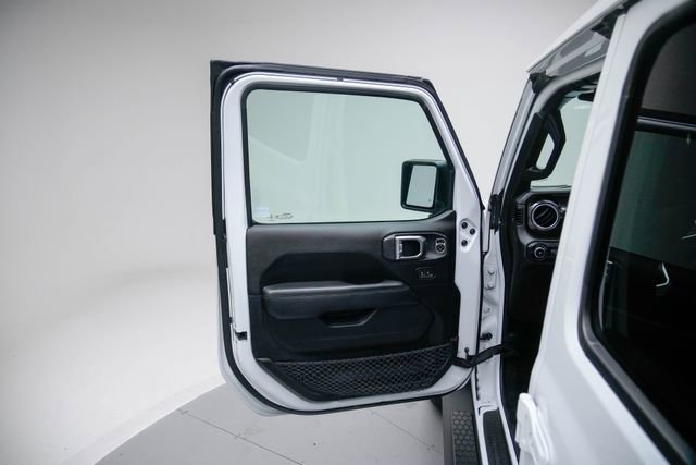 Used 2019 Jeep Wrangler Unlimited Sahara AWD/4WD image 22