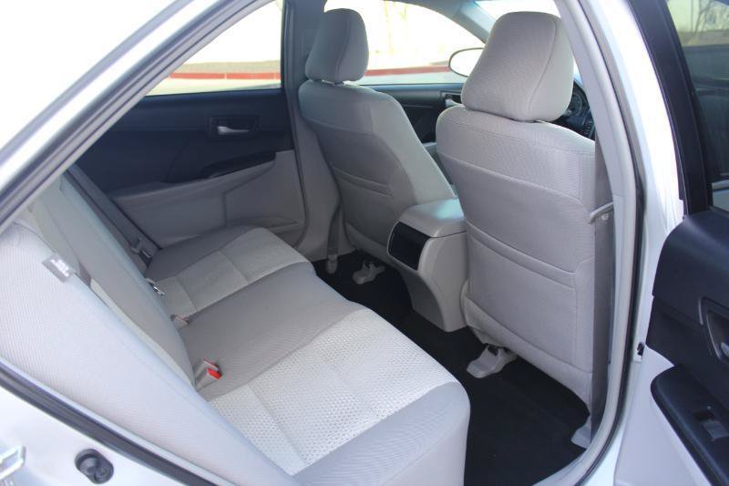 Used 2014 Toyota Camry LE FWD image 15