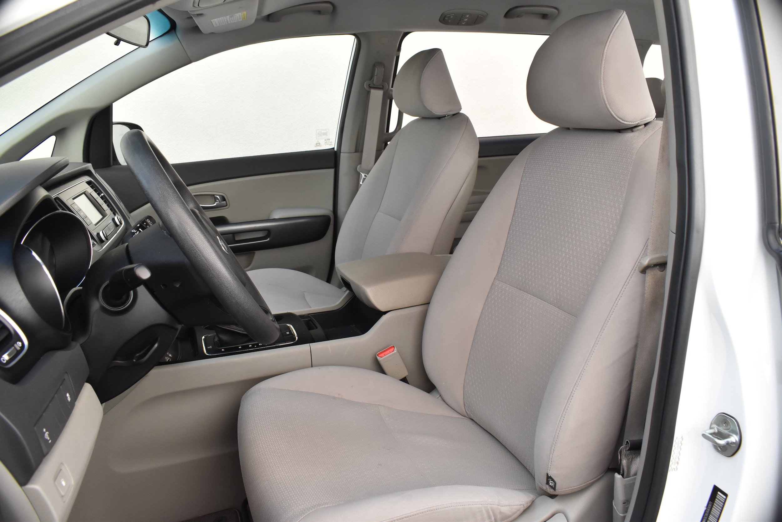Used 2018 Kia Sedona L image 24