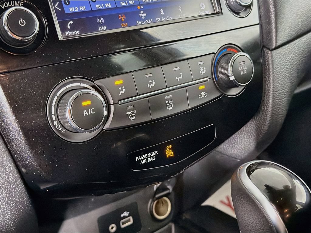 Used 2019 Nissan Rogue SV AWD/4WD image 15