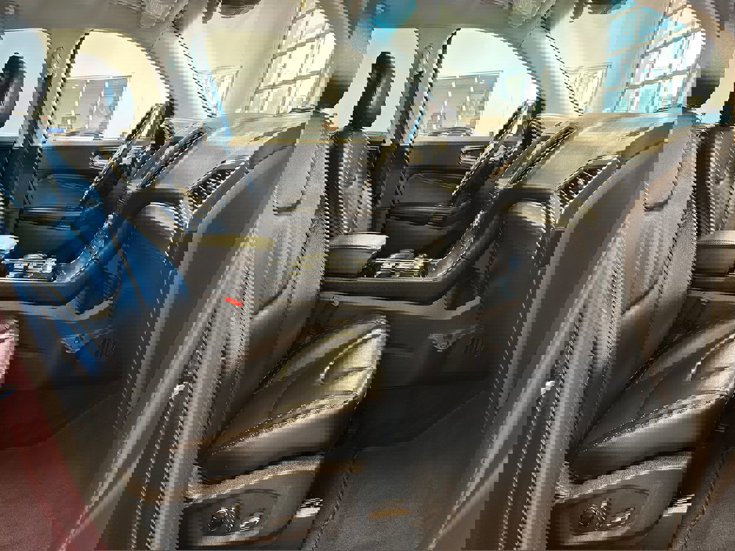 Used 2019 Ford Edge Titanium w/ Cold Weather Package image 15