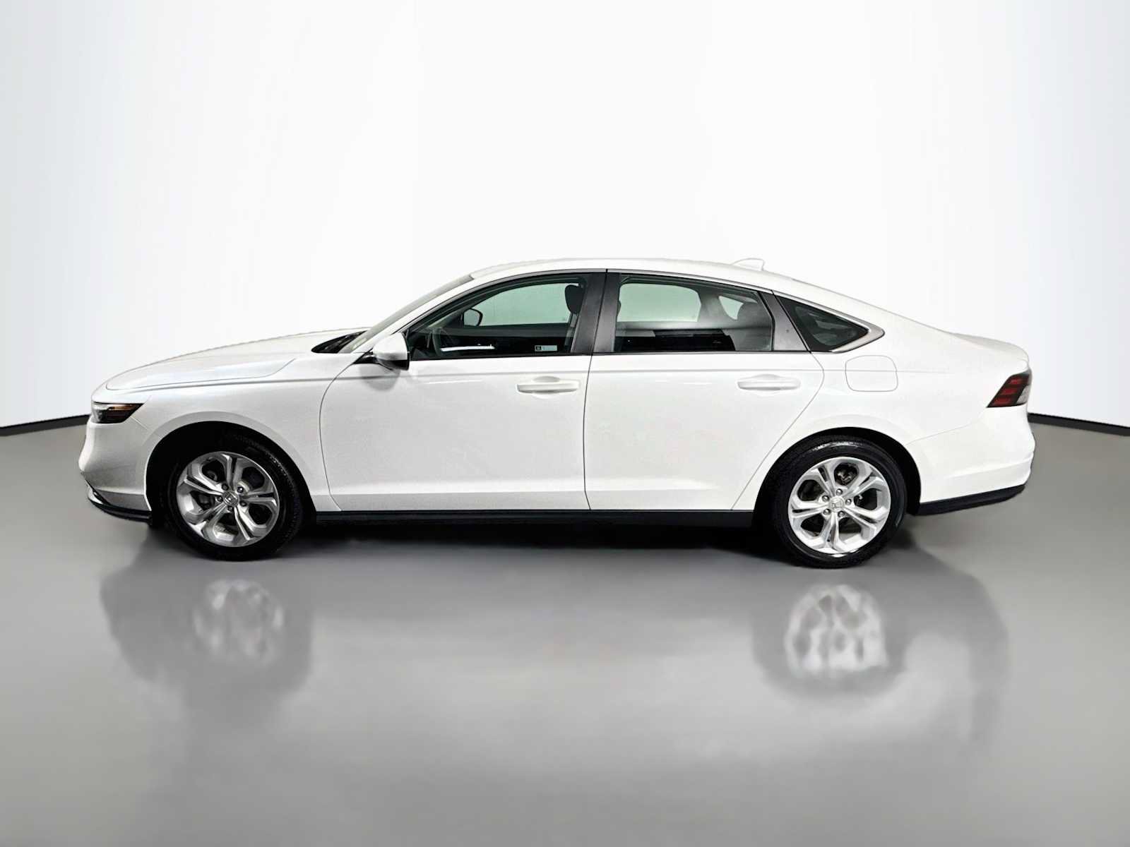 Used 2023 Honda Accord LX image 4