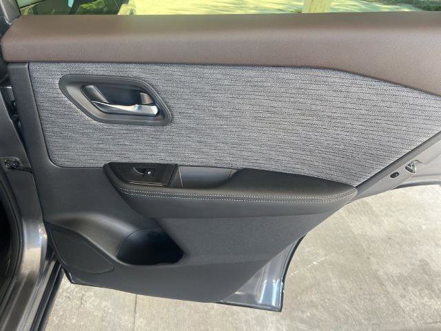 Certified 2023 Nissan Rogue SV image 17