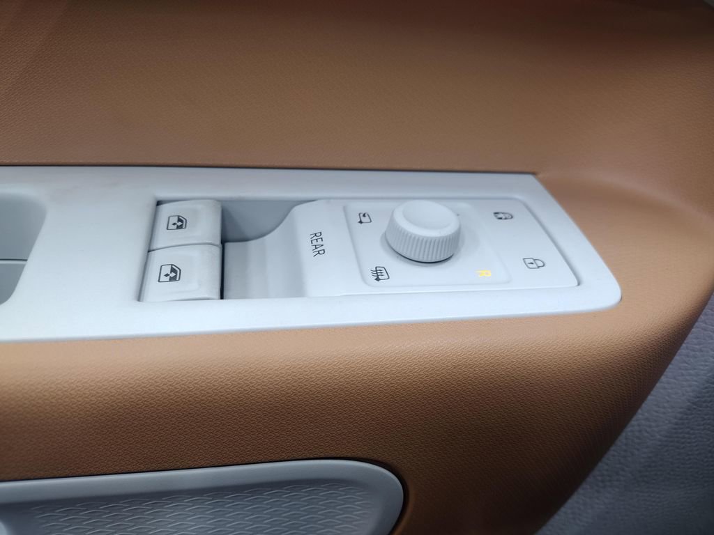 New 2025 Volkswagen ID. Buzz 1st Edition image 15