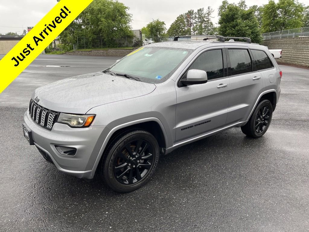 Used 2020 Jeep Grand Cherokee Altitude AWD/4WD image 7