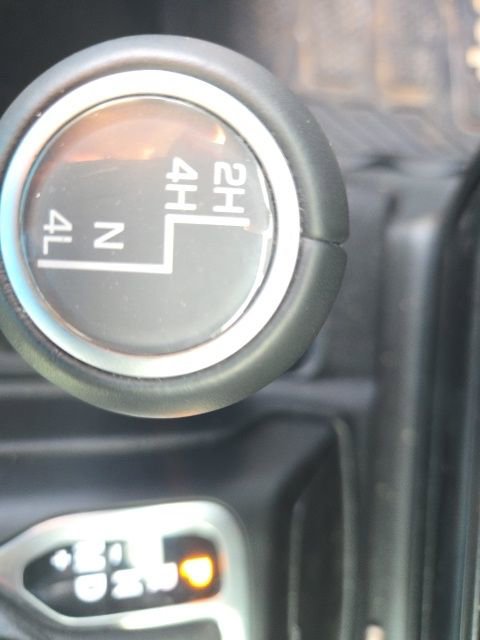 Used 2019 Jeep Wrangler Unlimited Sahara image 33