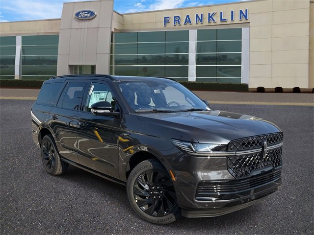 New 2025 Lincoln Navigator Reserve w/ Jet Appearance Package