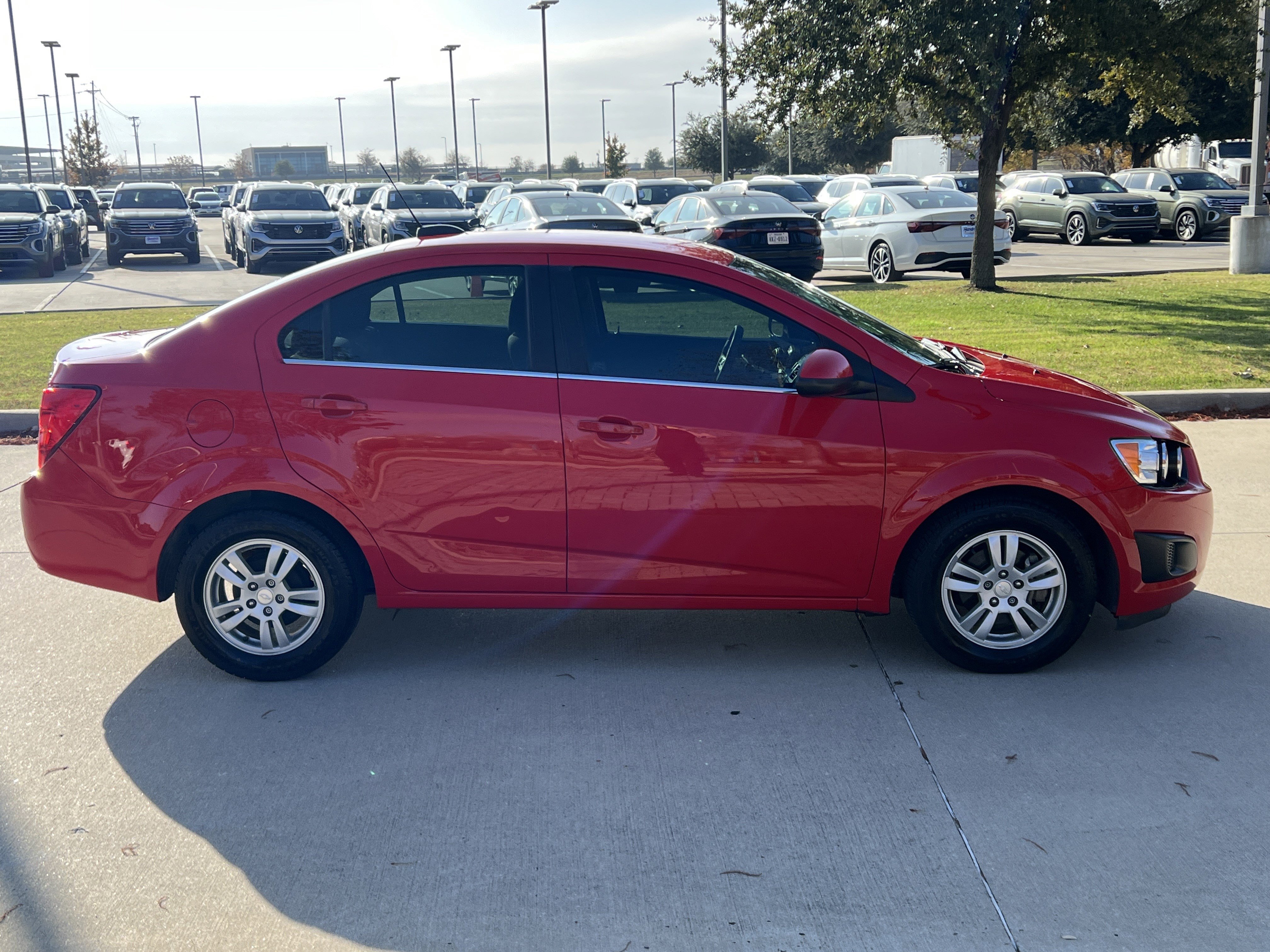 Used 2016 Chevrolet Sonic LT image 11
