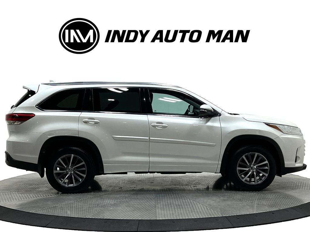 Used 2018 Toyota Highlander XLE AWD/4WD image 3