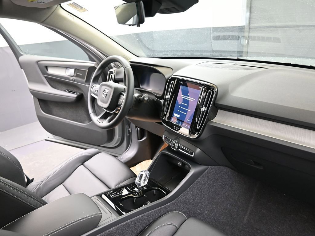 New 2026 Volvo XC40 B5 Ultra w/ Protection Package Premier image 12
