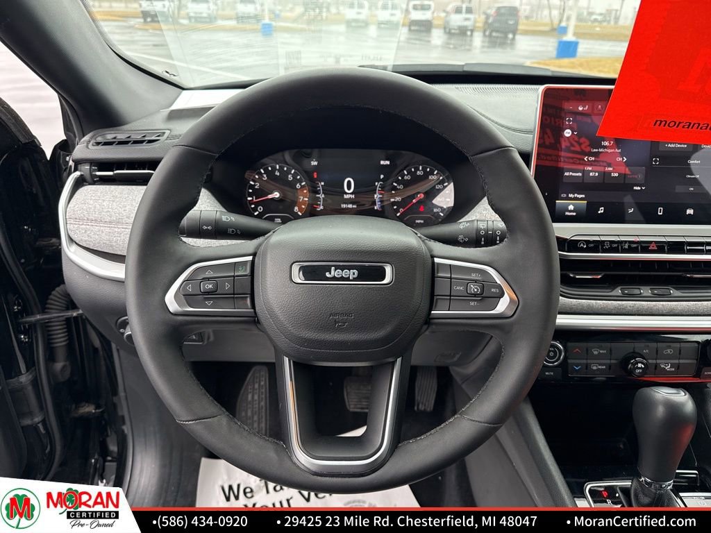 Used 2023 Jeep Compass Latitude image 13