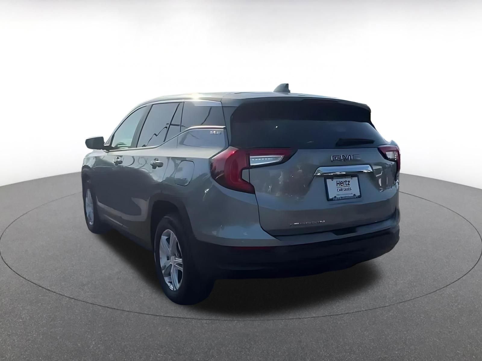 Used 2024 GMC Terrain SLE FWD image 11