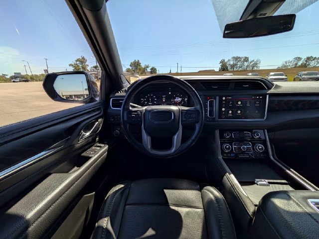 Used 2022 GMC Yukon XL Denali AWD/4WD image 12