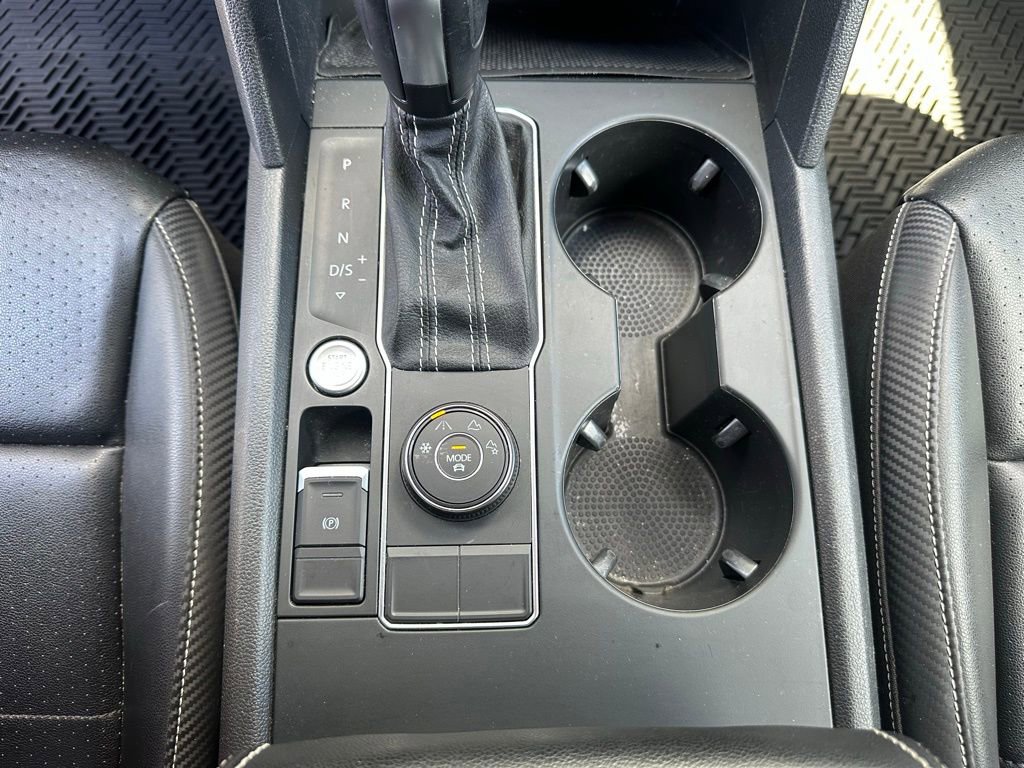 Used 2022 Volkswagen Atlas Cross Sport SE image 25