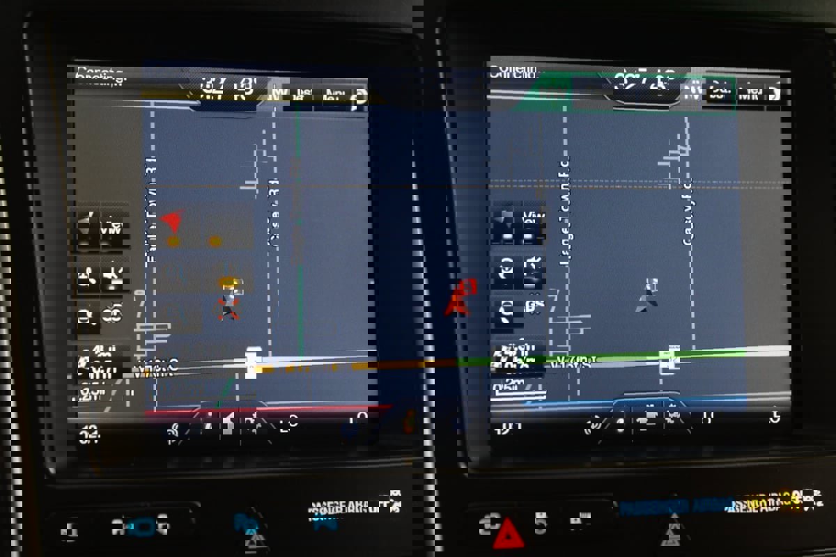 Used 2016 Ford Explorer Platinum image 9