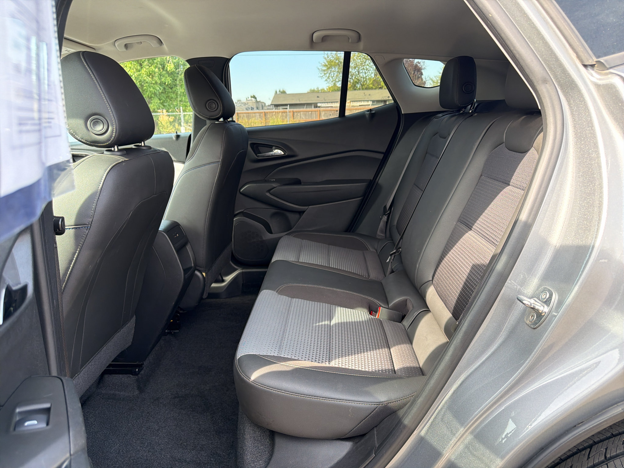 Used 2024 Chevrolet Trax LT FWD image 18