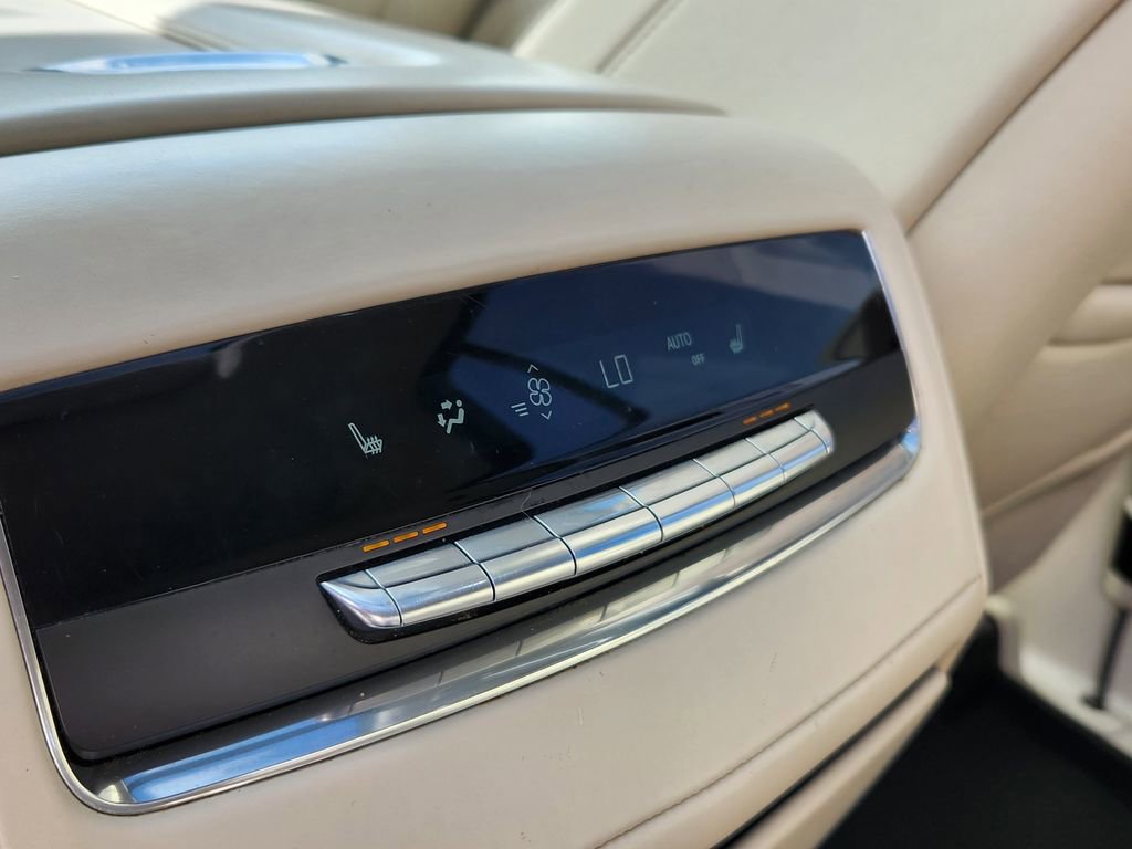 Used 2021 Cadillac Escalade Sport Platinum image 13