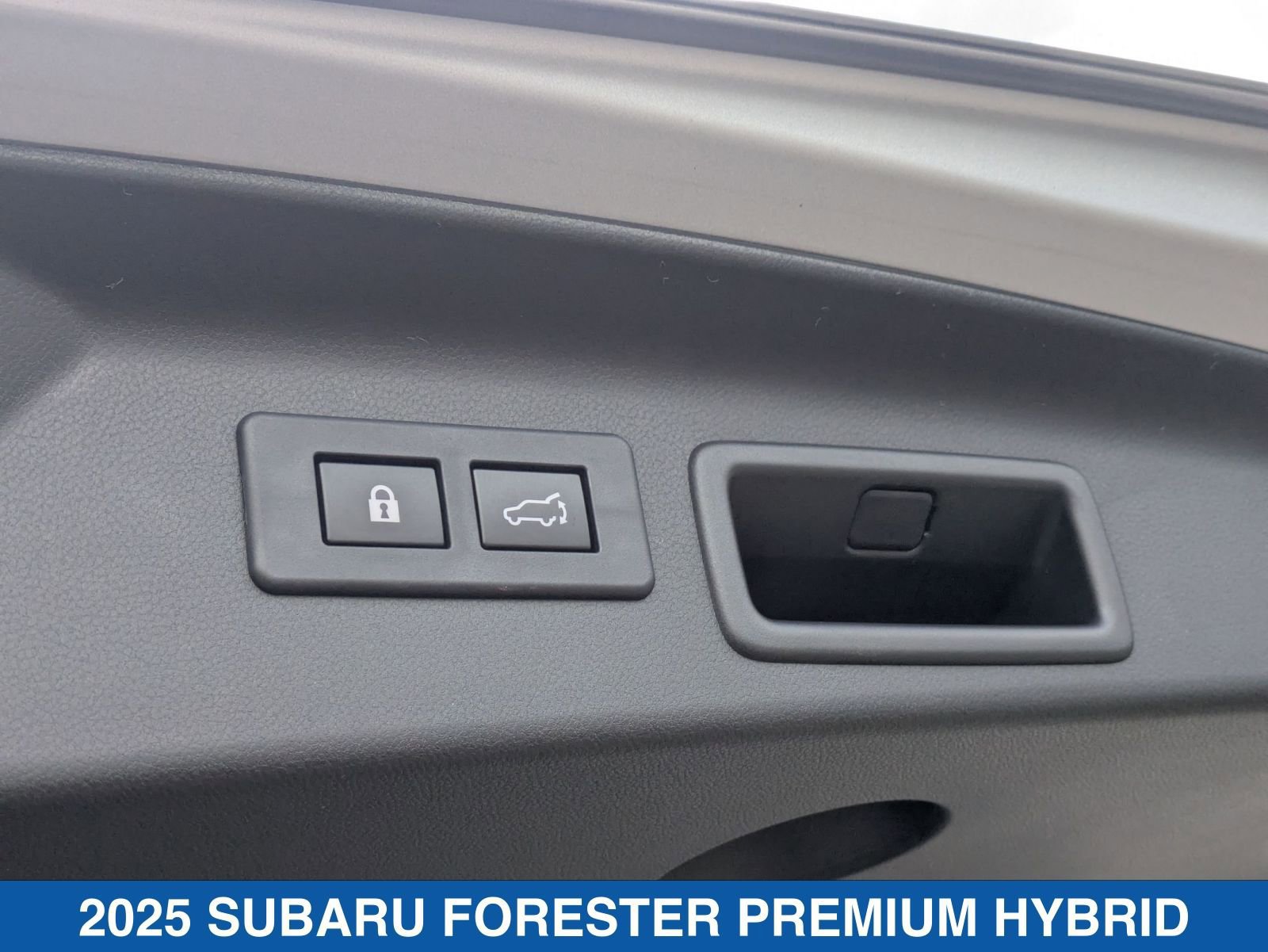 Certified 2025 Subaru Forester Premium AWD/4WD image 34
