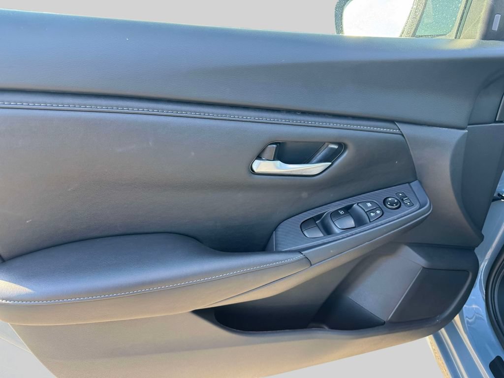 Used 2025 Nissan Sentra SV w/ All-Weather Package FWD image 16