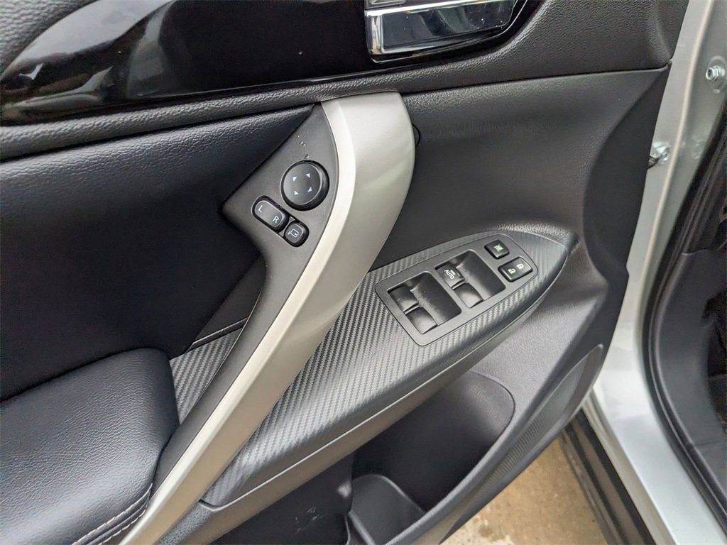 Used 2025 Mitsubishi Eclipse Cross SE image 14