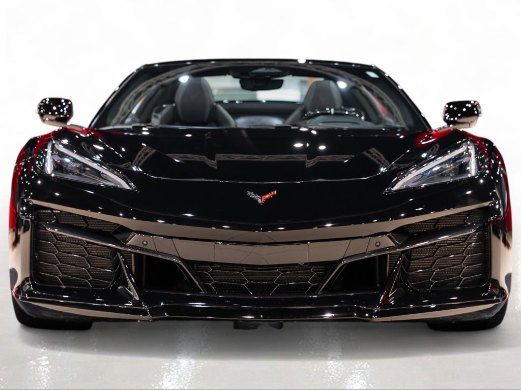 Used 2024 Chevrolet Corvette Z06 w/ Stealth Interior Trim Package RWD image 7