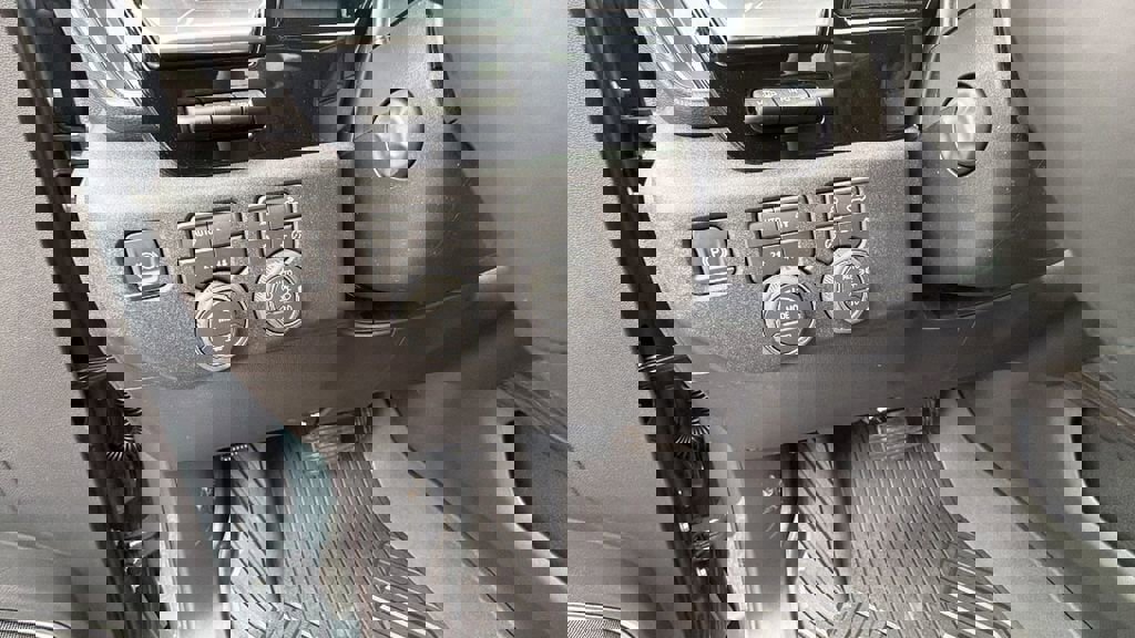 New 2026 Chevrolet Silverado 1500 LTZ w/ LTZ Premium Package image 18