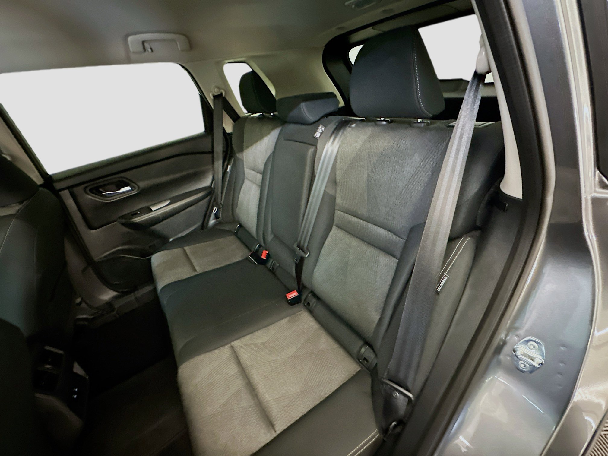 Used 2025 Nissan Rogue SV image 28