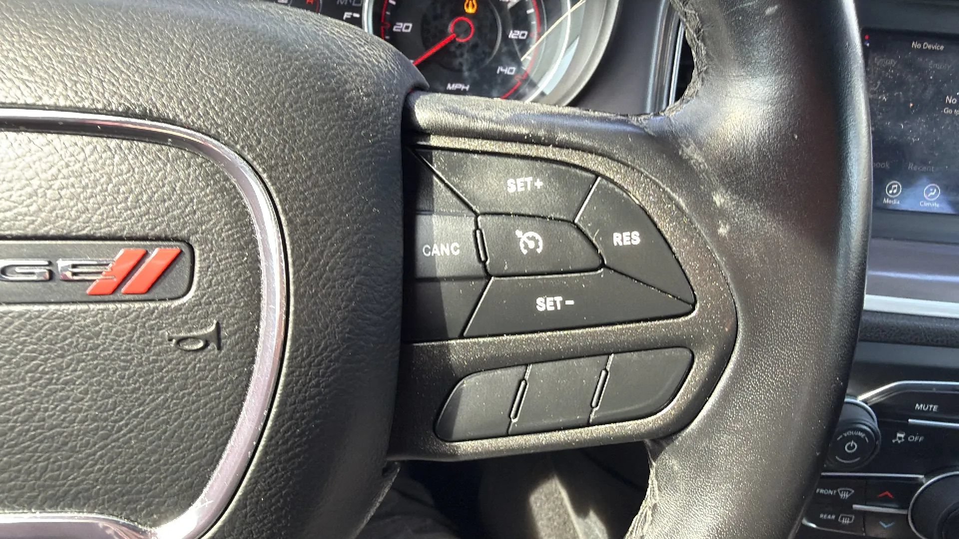 Used 2022 Dodge Charger SXT RWD image 11