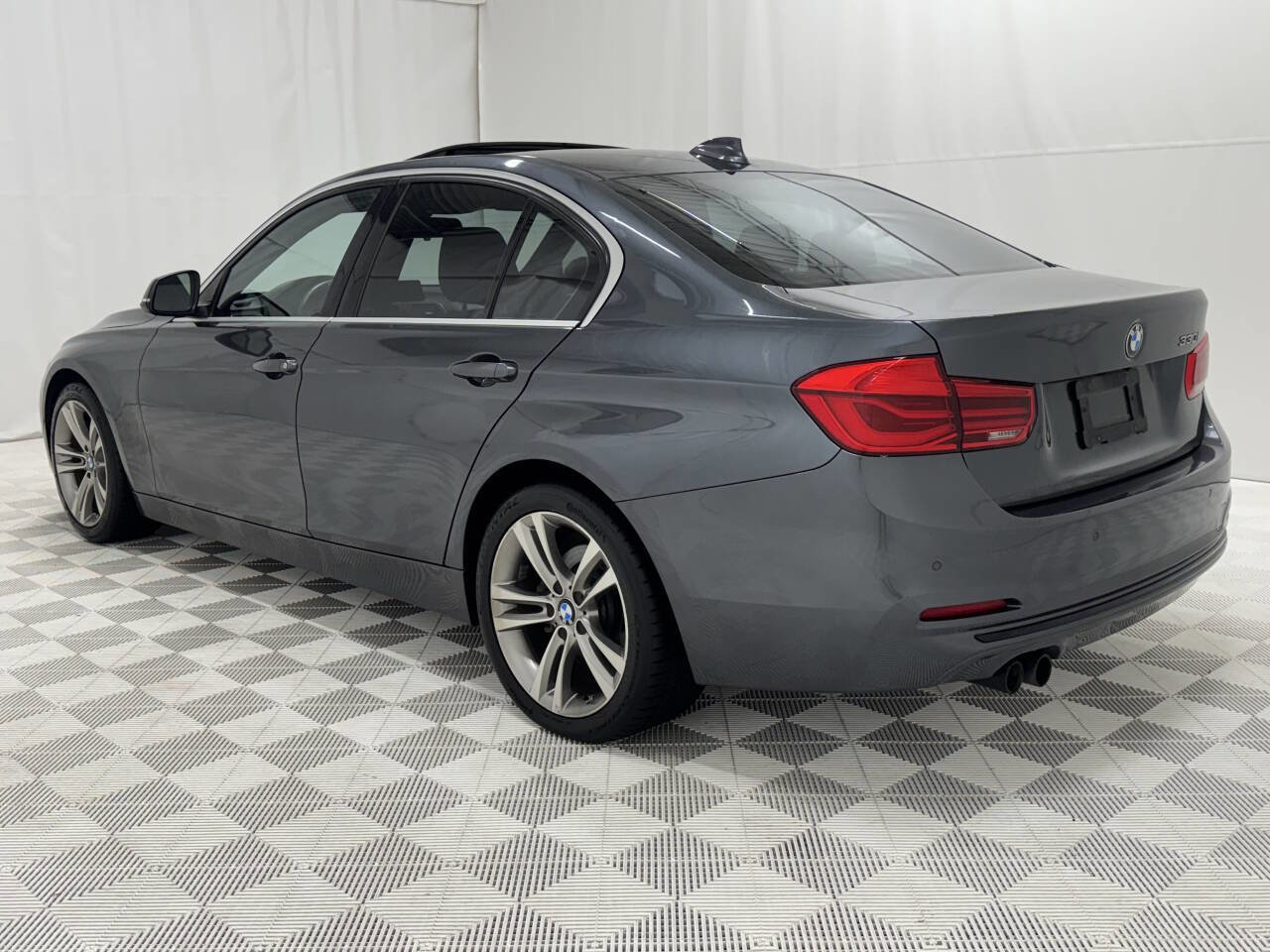 Used 2017 BMW 330i Sedan image 5