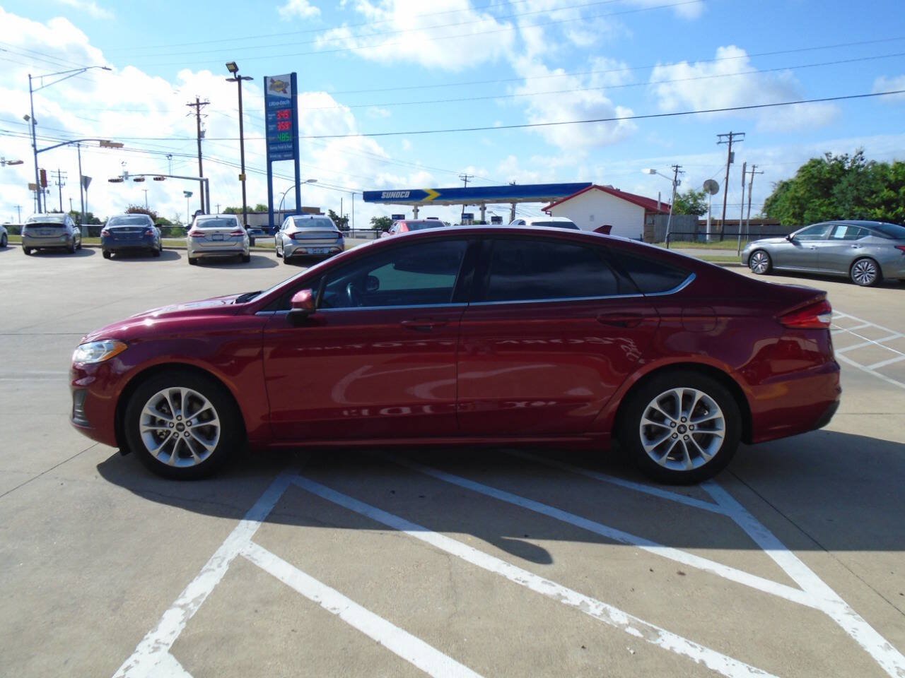 Used 2019 Ford Fusion SE FWD image 4
