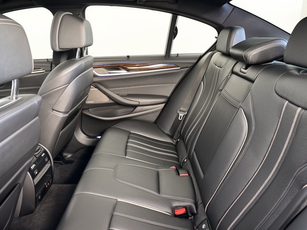 Used 2023 BMW M550i xDrive w/ Executive Package AWD/4WD image 25