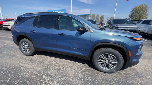 New 2026 Chevrolet Traverse LT w/ Driver Confidence Package AWD/4WD image 3