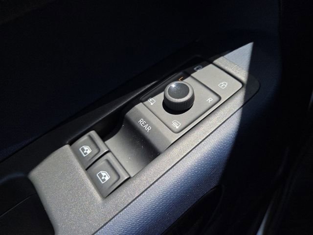 Used 2025 Volkswagen ID. Buzz Pro S RWD image 10
