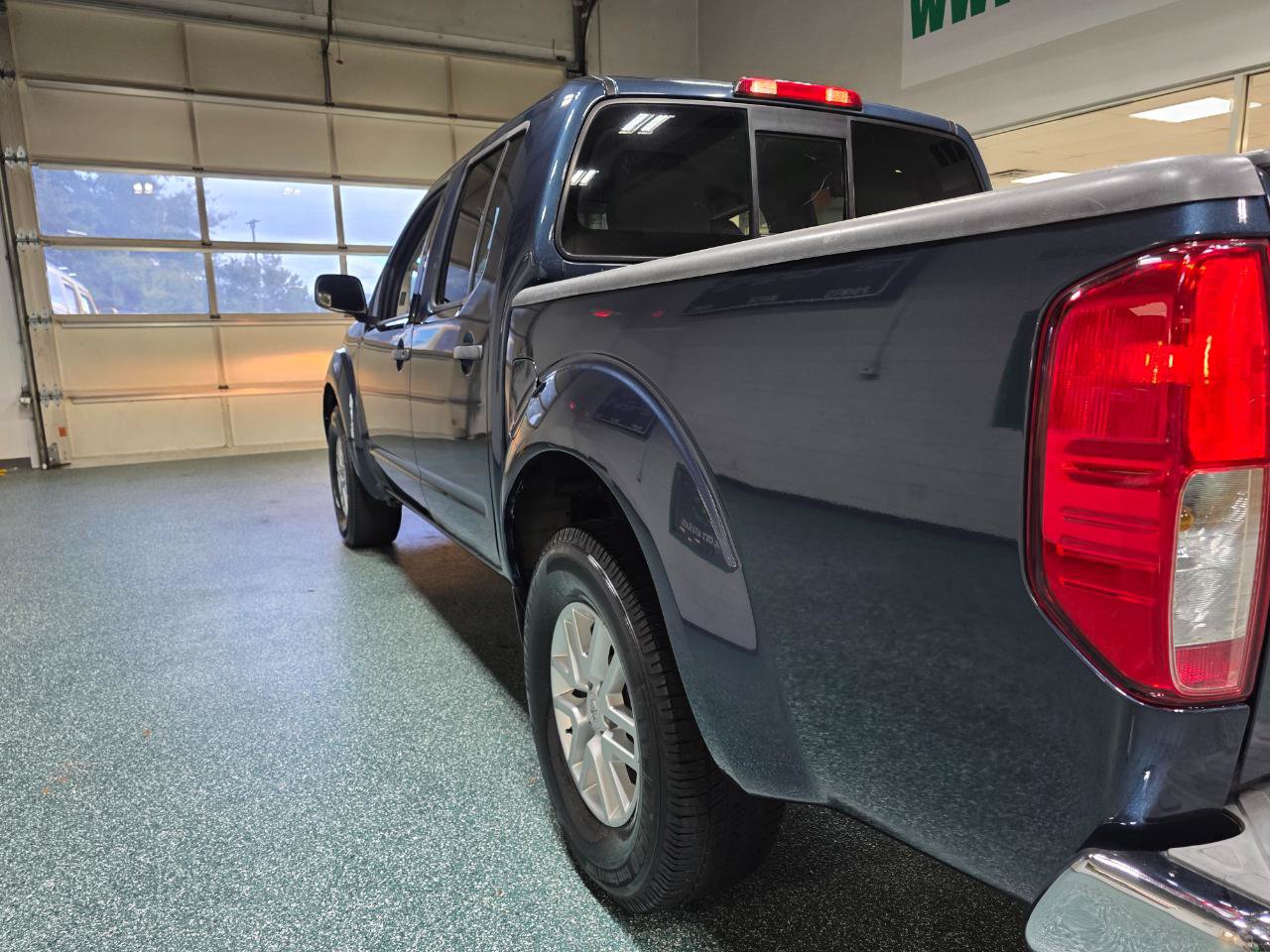 Used 2015 Nissan Frontier SV RWD image 10