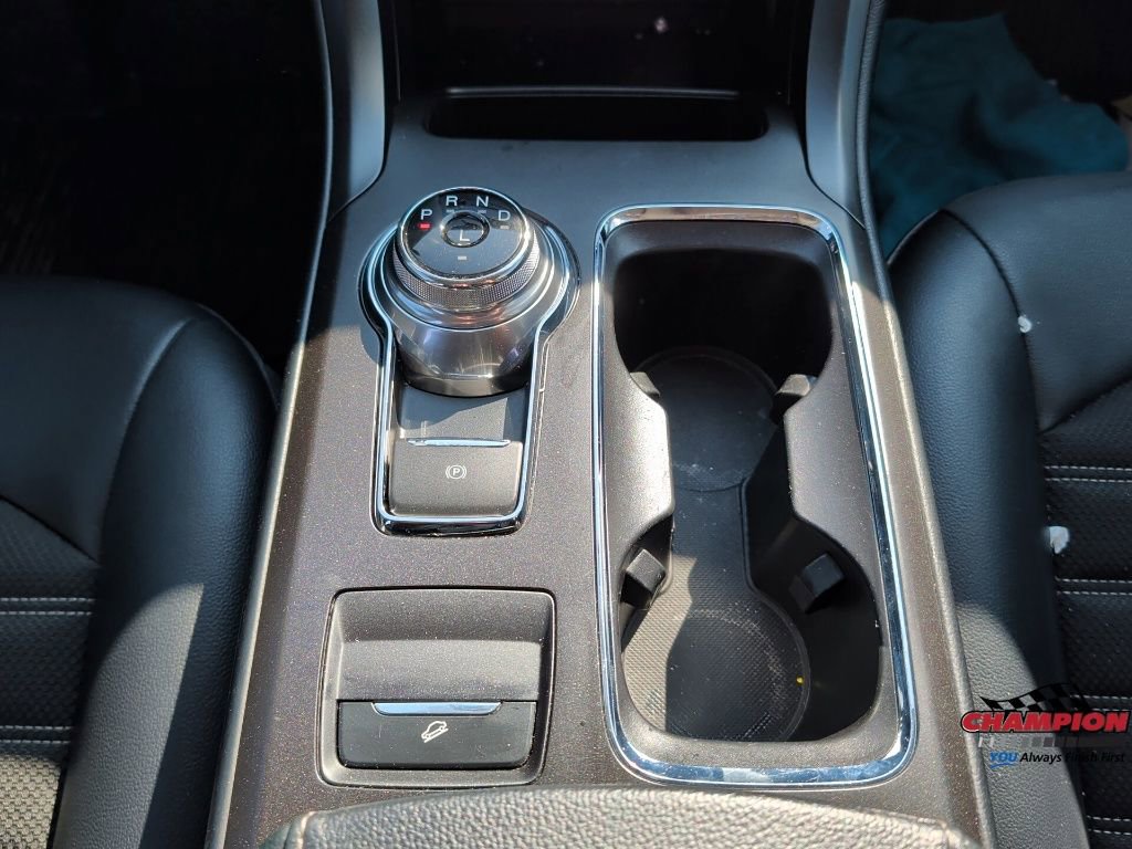 Used 2018 Ford Fusion SE w/ Equipment Group 201A image 17