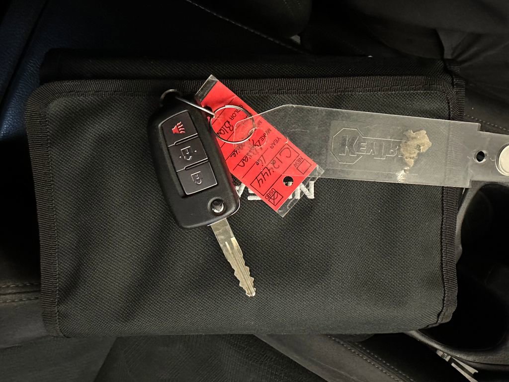 Used 2016 Nissan Rogue S AWD/4WD image 7