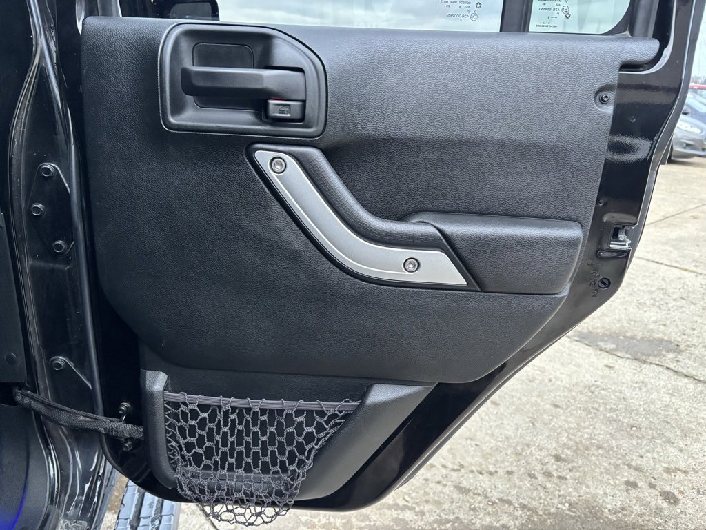 Used 2018 Jeep Wrangler Unlimited Rubicon w/ Cold Weather Group image 24