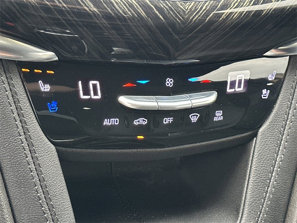 Certified 2022 Cadillac XT6 Premium Luxury w/ Technology Package image 32