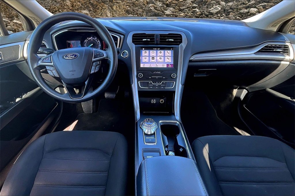 Used 2019 Ford Fusion SE image 14