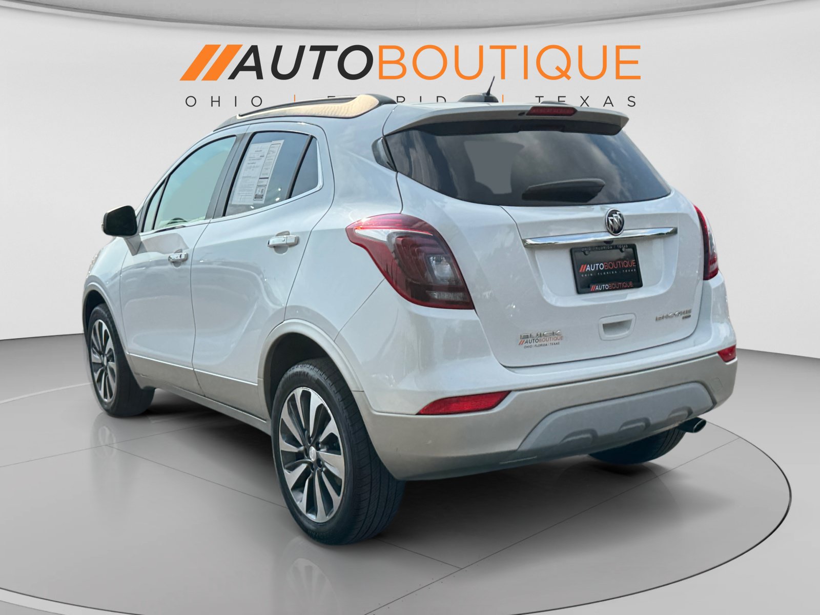 Used 2018 Buick Encore Essence AWD/4WD image 3