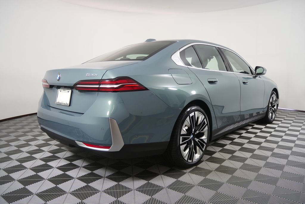 Used 2026 BMW 530i RWD image 3