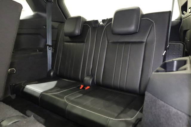 Used 2023 Volkswagen Tiguan SE R-Line image 31