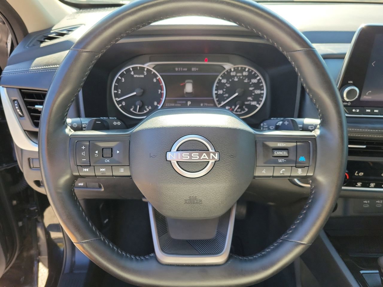 Used 2025 Nissan Rogue SV image 18