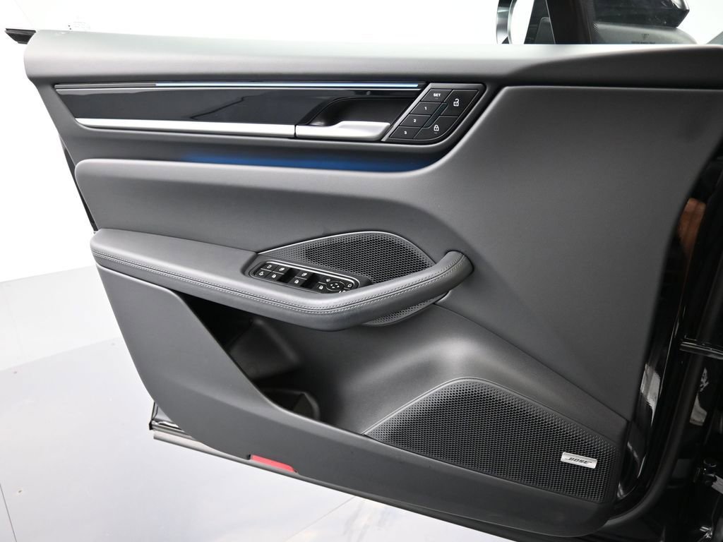 Certified 2024 Porsche Macan 4 Electric image 23