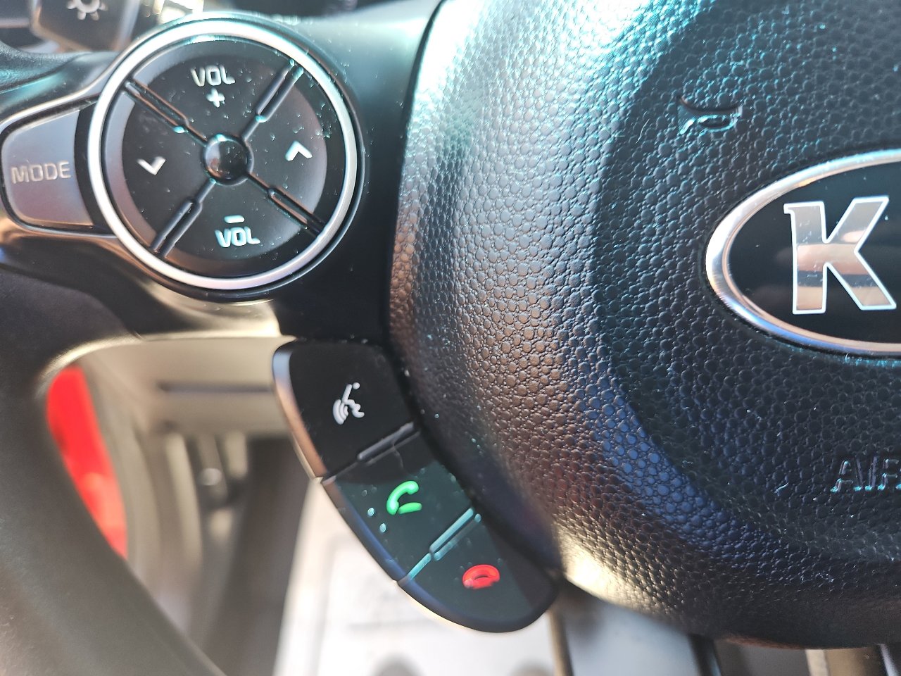 Used 2016 Kia Soul + image 19