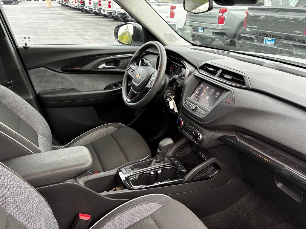 Used 2023 Chevrolet TrailBlazer LS FWD image 15