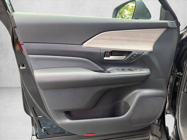 Used 2026 Toyota Grand Highlander FWD image 10