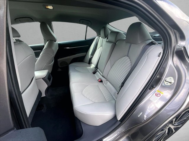 Used 2018 Toyota Camry SE FWD image 25