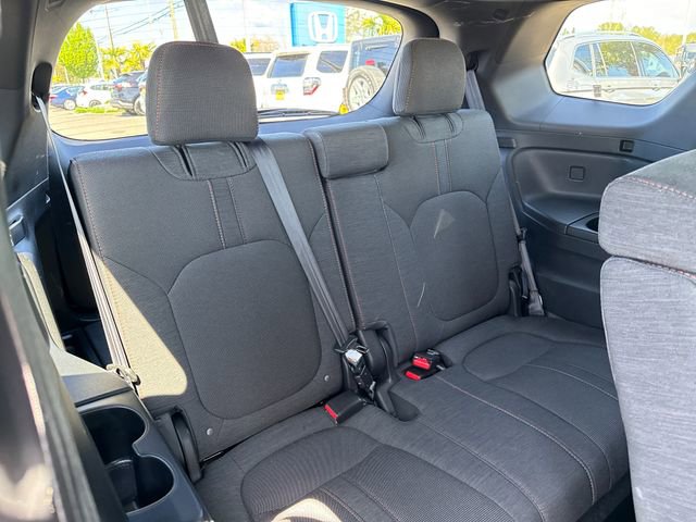 Used 2025 Honda Pilot Sport image 12