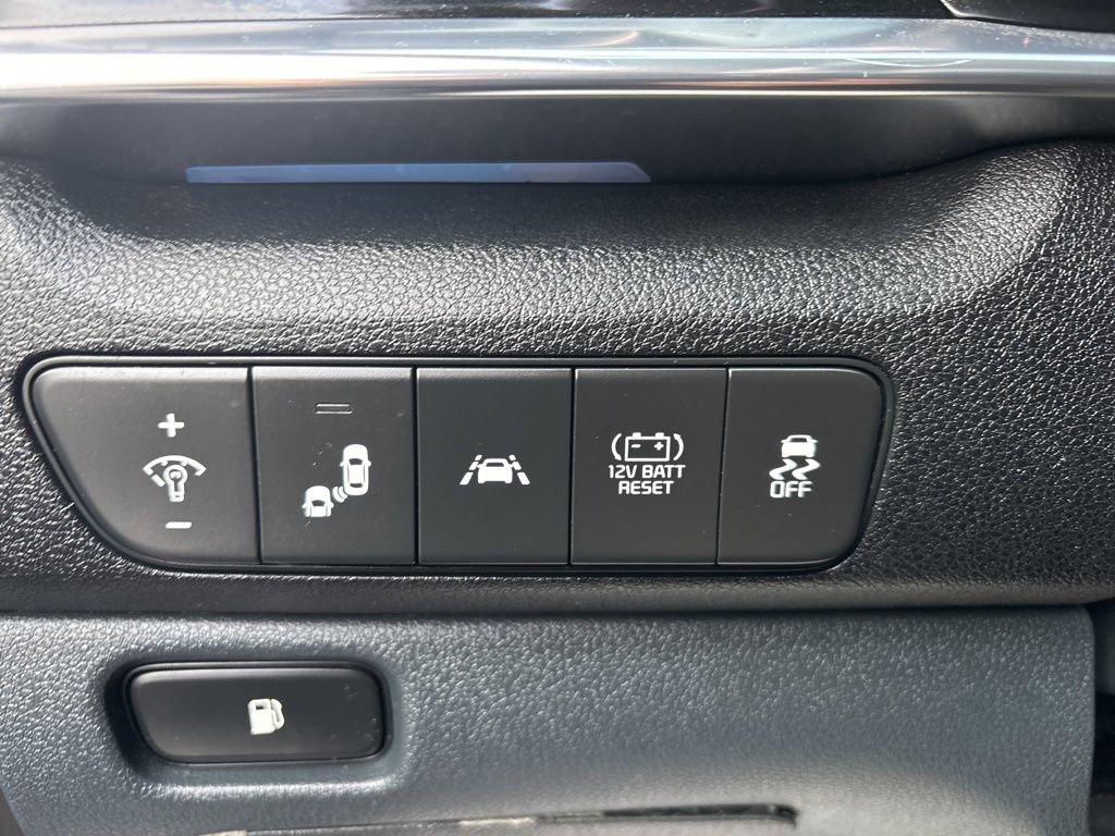 Used 2022 Kia Niro Touring Special Edition FWD image 21